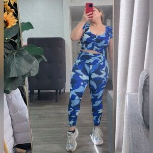 AERIE real me 7/8 leggings and sport bra 🌻Stylish Blue Patterned set